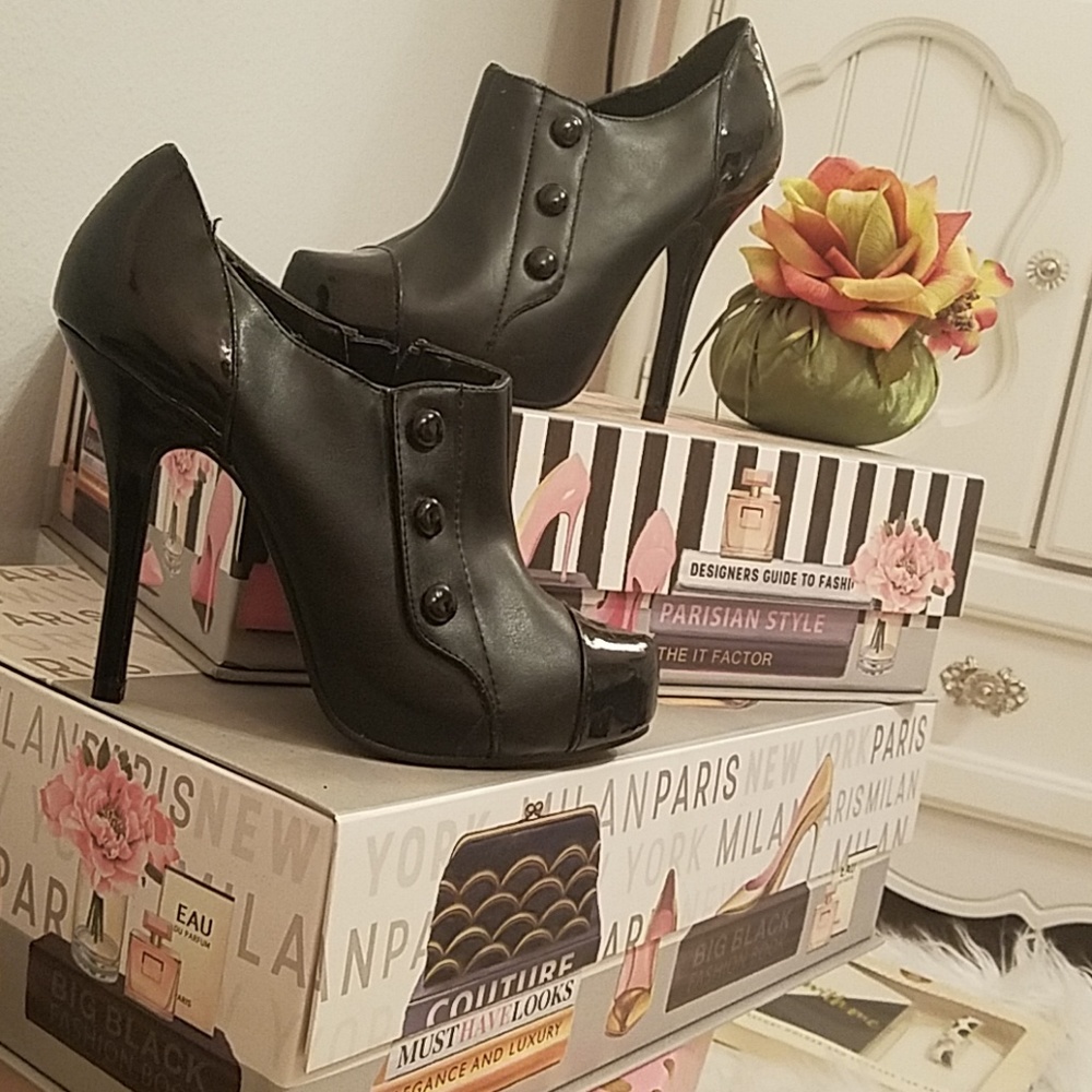 Faux Patten leather look..
